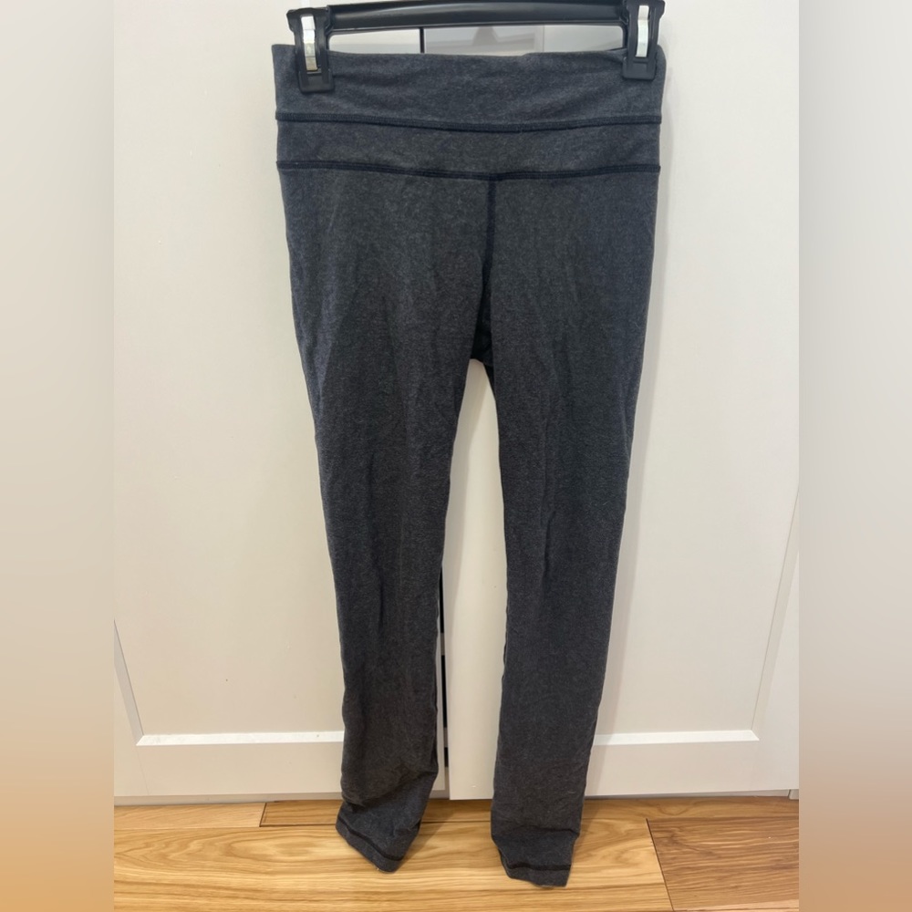 Lululemon size 2 straight leg leggings
